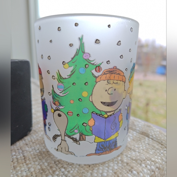 Frosted Glass Peanuts CHARLIE BROWN Christmas Tree Snoopy Lucy etc Caroling - Picture 3 of 6